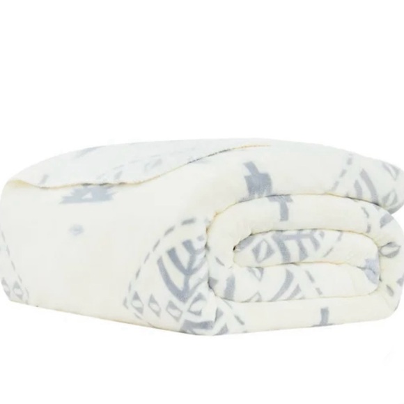 PENDLETON PLUSH THROW - BIRCH TREE - Picture 2 of 5